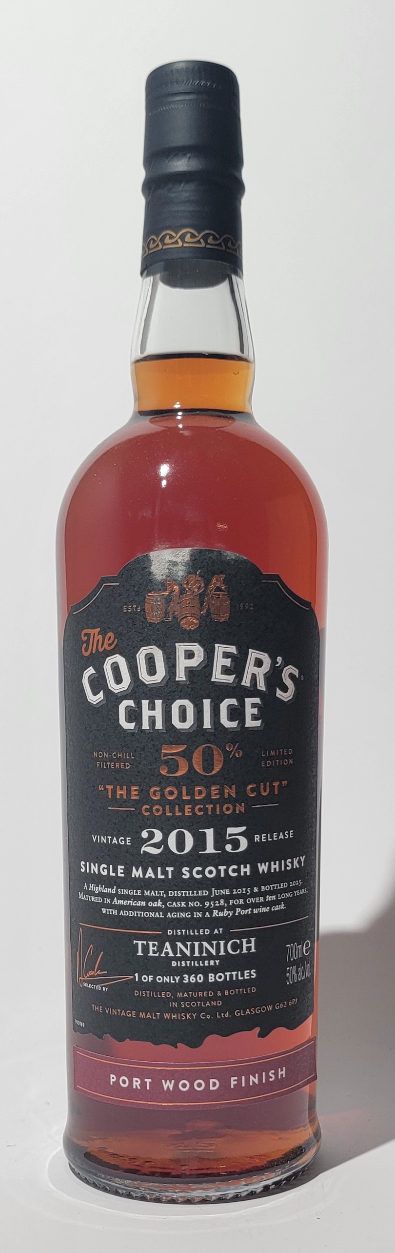 Flasche auf weißem Hintergrund -Cooper's Choice Teaninich - Port Wood Finish
