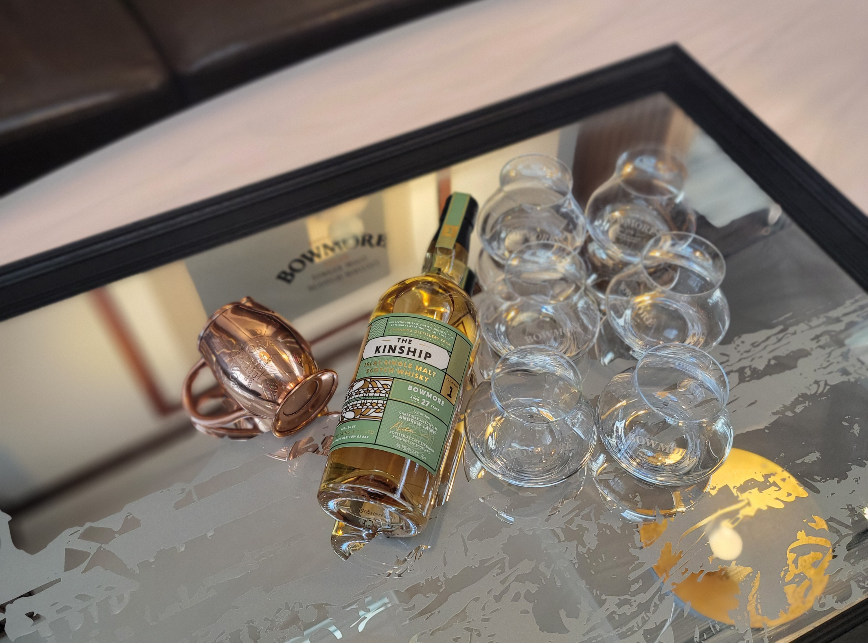 Hunter Laing 'The Kinship' Bowmore 27 Years Old - Set 2 Hunter Laing 'The Kinship' Bowmore 27 Years Old - Set 2