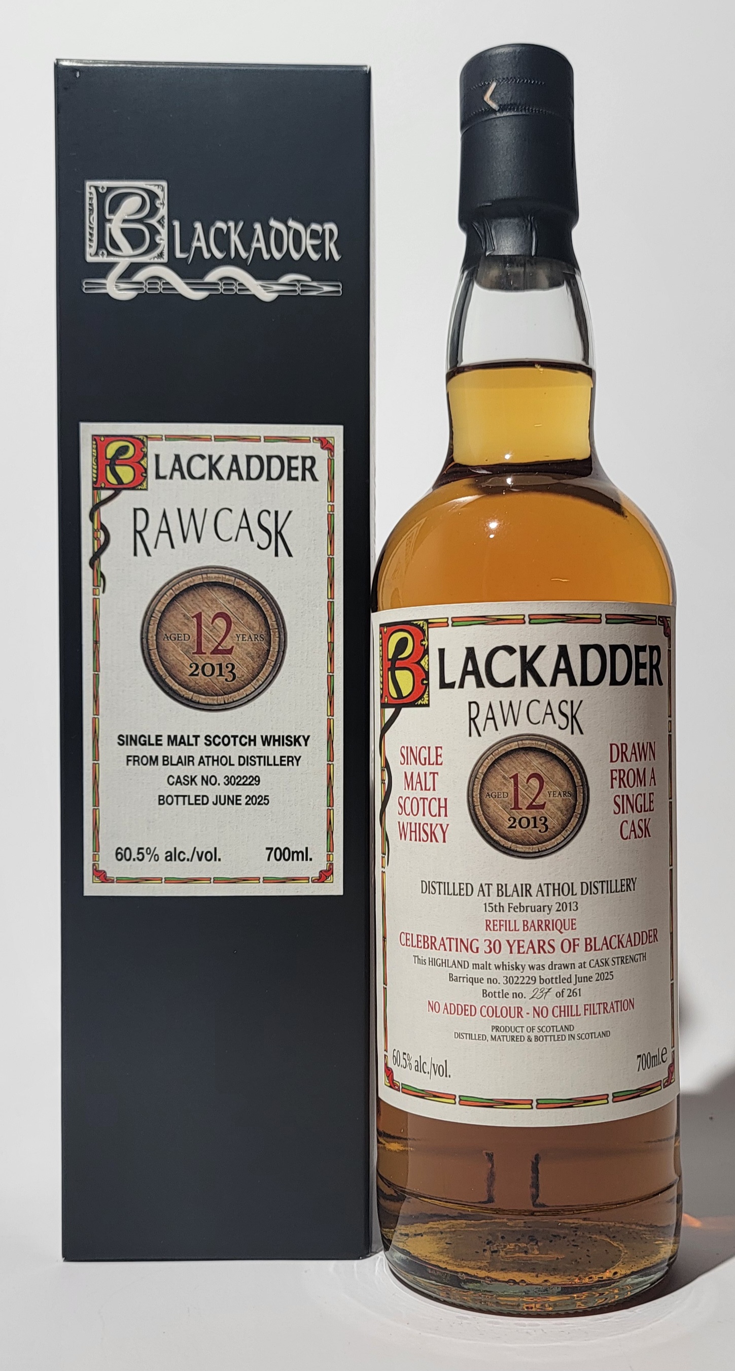 Flasche und Karton des Blackadder Raw Cask Blair Athol 2013 12 Years old
